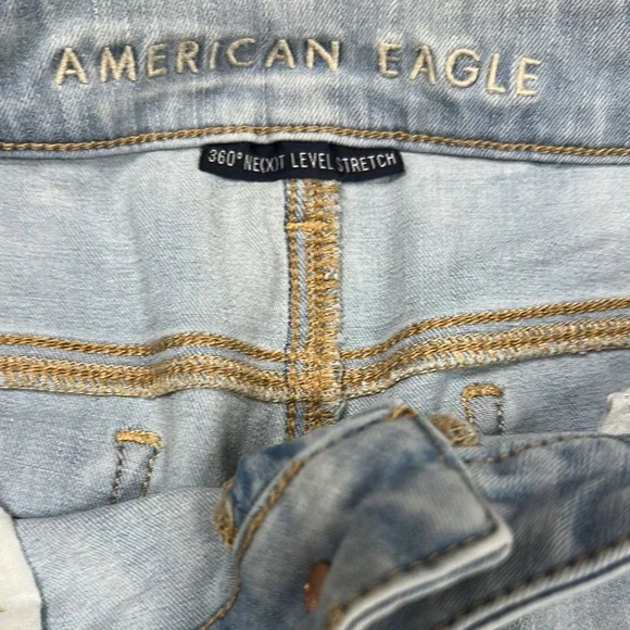 AEO Light Blue Women's Jeans - Picture 6 of 10